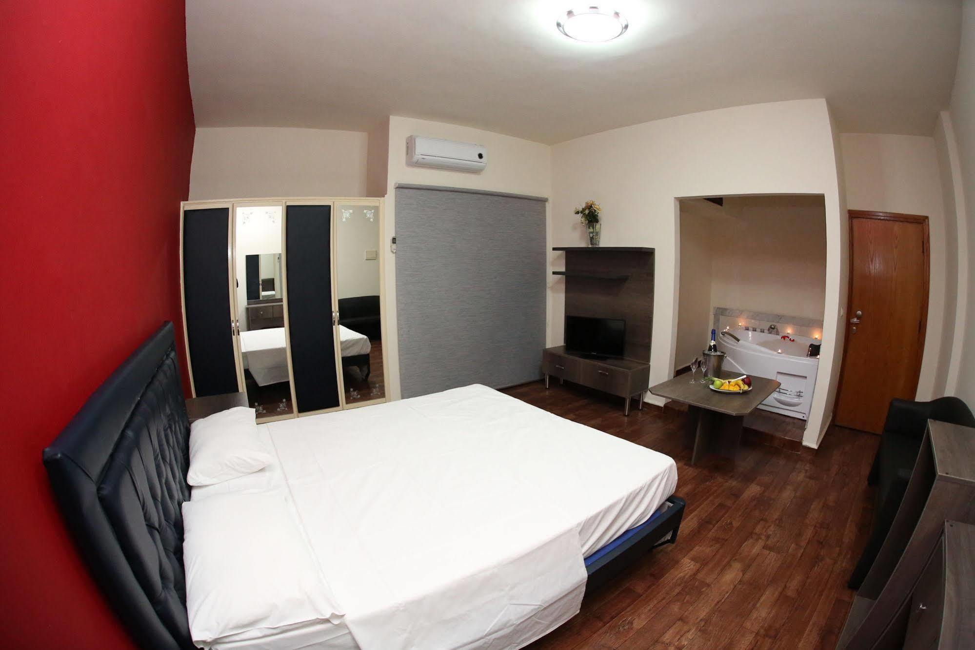 Vista Del Mar Hotel Джуния Екстериор снимка